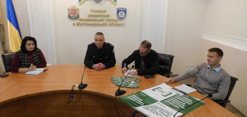 Право на захист: затриманих інформуватимуть про їхні права у поліцейських відділках