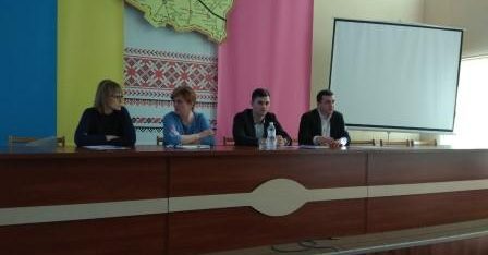 На Полтавщині продовжують свою роботу мобільні  групи з інформування громадян про законодавчі новації Уряду