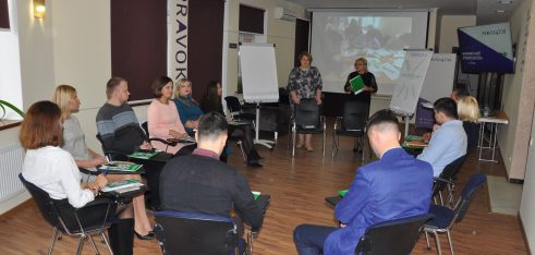 Путівник для інтеграторів презентували у Львівському правовому клубі PRAVOKATOR