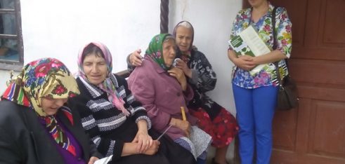 Працівники Середино-Будського бюро правової допомоги надавали безоплатні правові консультації жителям будинку для літніх людей та інформували про те як не стати жертвою шахрайства