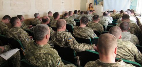 Військовослужбовцям – про можливості захисту їхніх прав