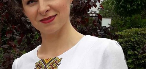 У Старокостянтинові клієнтці місцевого центру допомогли визначити додатковий строк для прийняття спадщини