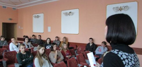 Інтегратором Чернігівського місцевого центру в рамках Всеукраїнського тижня права проведено зустріч з учнями 11-х класiв Чернігівського ліцею № 22